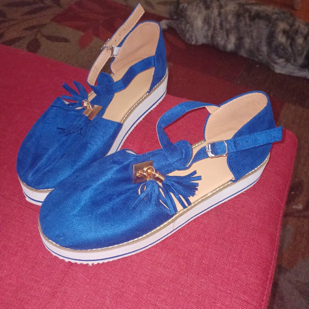 Women's canvas top shoes